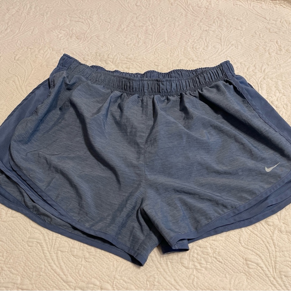 Women’s Heather Blue Dri-Fit Nike Shorts, Size XXL, NWOT.